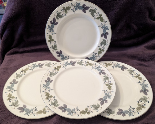 Set royal doulton china - 4,