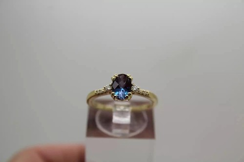 Oval cut alexandrite - ct,