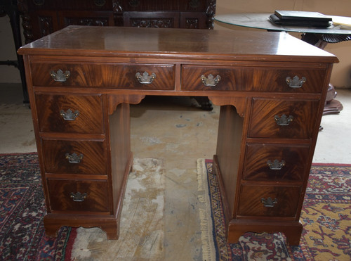 Vintage mahogany kneehole desk - mahogany,