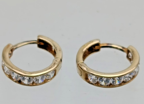 Small pair 9ct gold - pair, of