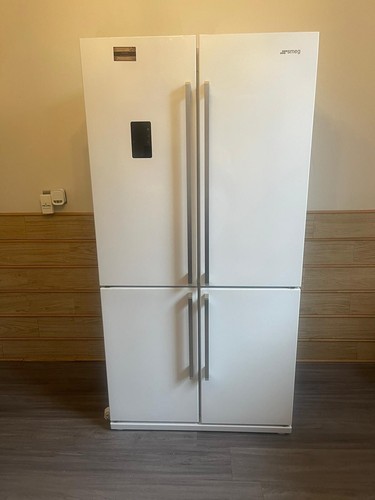 Smeg fridge freezer - freezer, 4