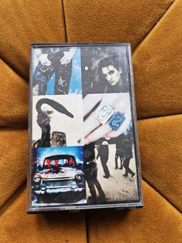 Achtung baby cassette - cassette, tape