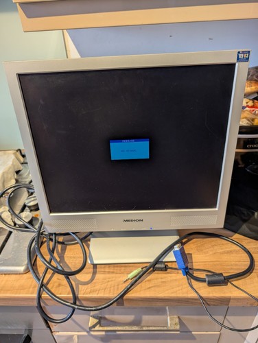 Medion 30217 lcd - medion, 17"