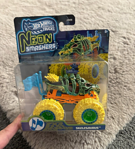 Hot wheels neon - hot,