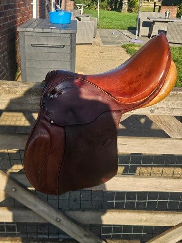Beautiful stubben jump saddle - stubben,