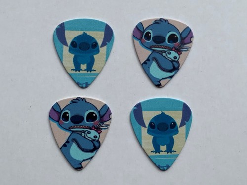 Stitch guitar plectrums - 4,