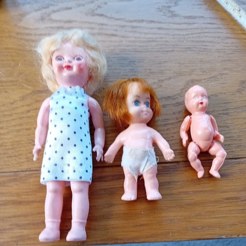 Vintage small dolls - x,