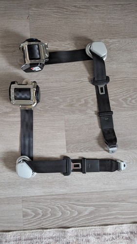 Pair genuine caddy - vw, seat