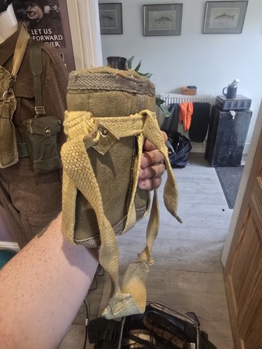 Ww2 type british water bottle - british,