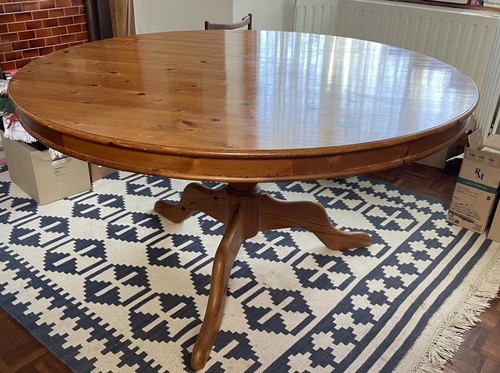 Large round solid pine - large,