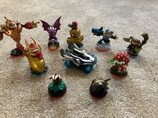 10 Skylanders Figures Bundle -