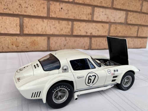 Exoto scale corvette - 1/18,