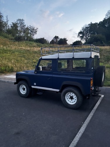 Land rover defender - rover,