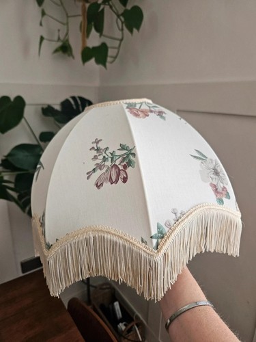 Vintage floral cream/ivory