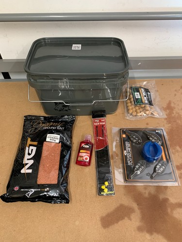Job lot fishing items - of,