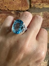 18ct Solid White Gold Stunning