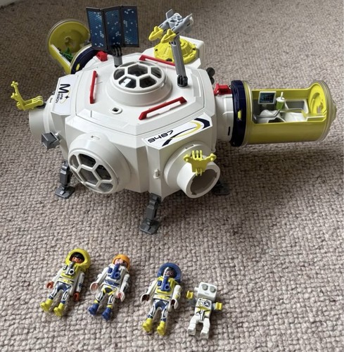 Playmobil space station - playmobil, and