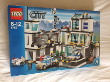 Lego 7744 Police Headquarters 100% complete inc mini figures box + instructions