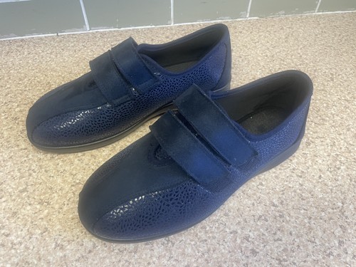 Shoes size 2v moon - size, 7,