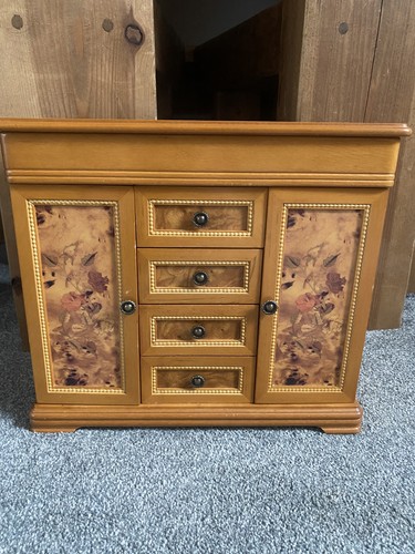 Mele wooden jewellery - mele, cabinet