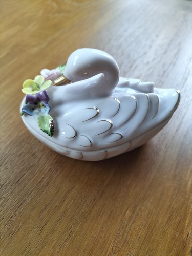 Pretty swan shaped porcelain - shaped,