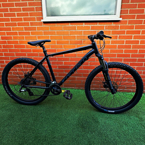 Carrera vengance mountain bike