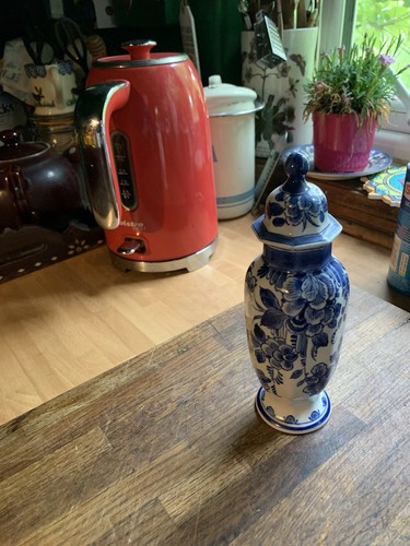 Royal delft vase and - royal, lid