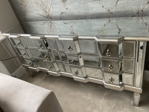 Mirrored sideboard with