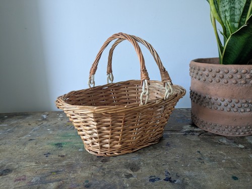 Vtg wicker shopping basket - vtg,