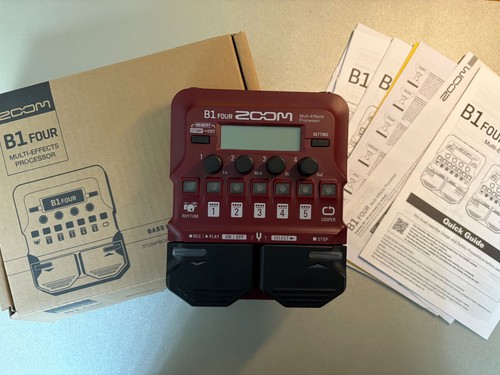 Zoom four bass multi effect - zoom, b1