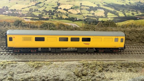 Hornby r4901 network rail mk2f - hornby,