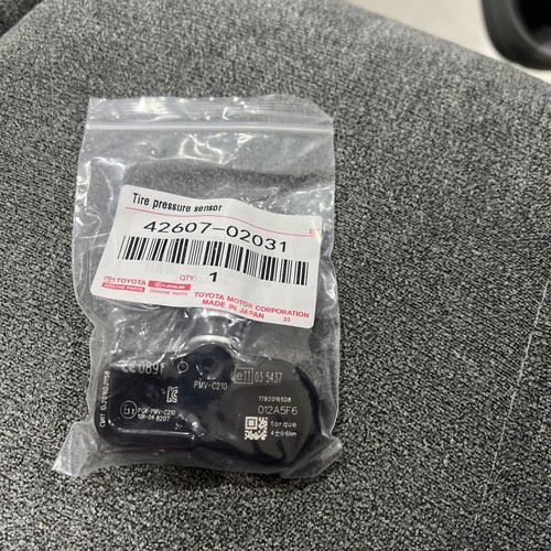 Genuine toyota lexus tyre - toyota,