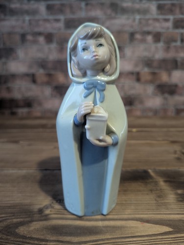 Casades porcelain figurine - , of