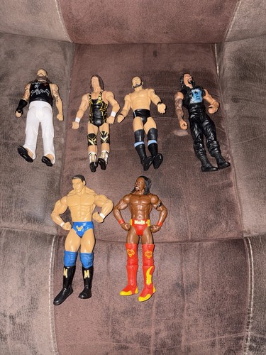 Wrestling action figures - figures, bulk