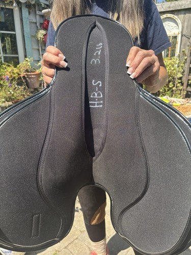 2lb flat racing saddle used - 3.2lb, saddle.