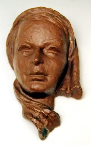 Goldscheider dame with scarf - goldscheider,
