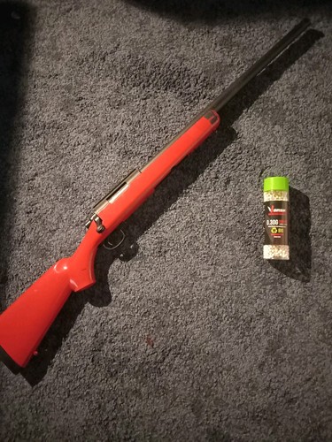 Red two tone - tone, action