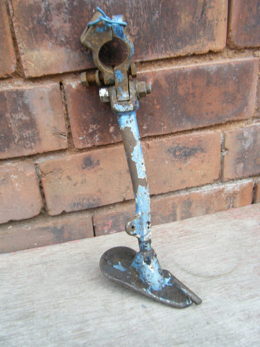 Side stand triton norton - side,