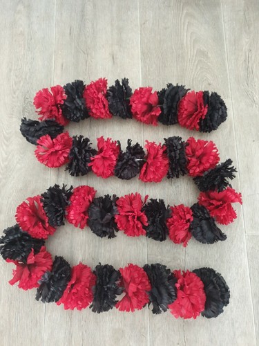 Black red dashboard garland - black,