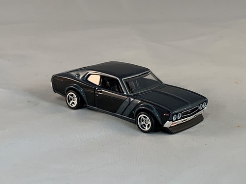 Hot wheels nissan laurel 2000 - nissan,