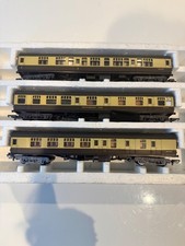 Lima 3 BR MK1 coaches in GWR