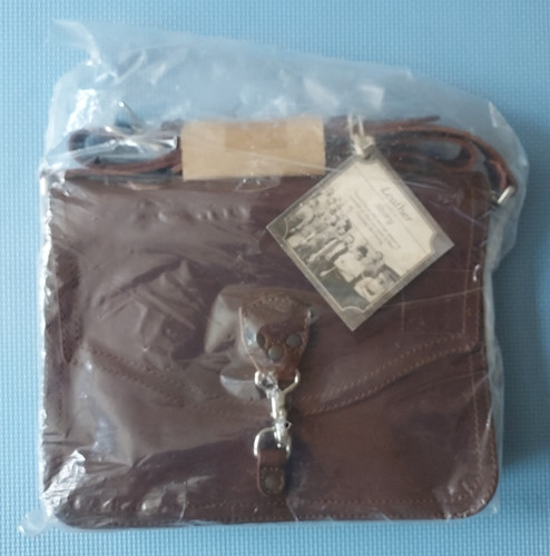 New never opened saddleback - new,,