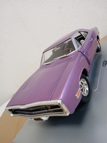 Dodge charger 18 diecast - 1/18,