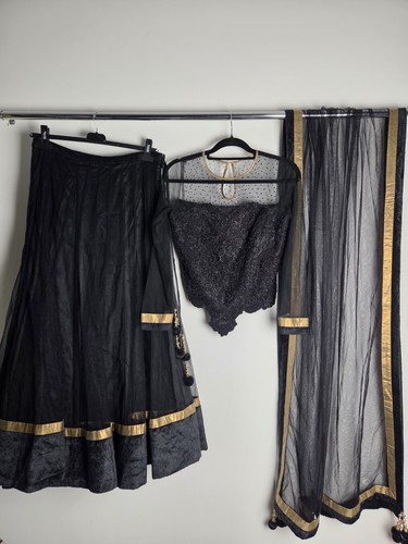 Black and gold indian - black,
