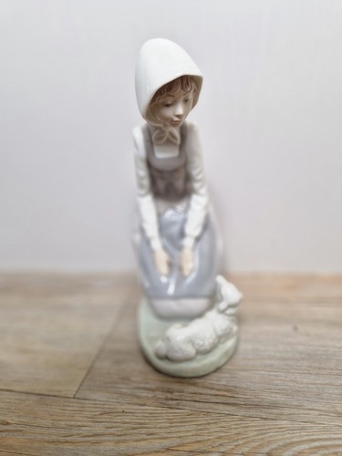 Nao lladro shepherdess girl - 8",