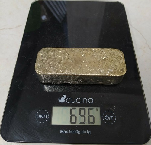 696 grams scrap gold - 696,