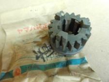 YAMAHA YL1  YL1E  TWINJET  1966/1967  GENUINE 2nd PINION GEAR - # 132-17121-00