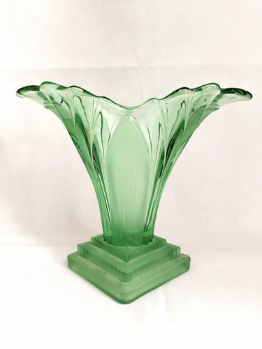 Art deco greta vase - art, green