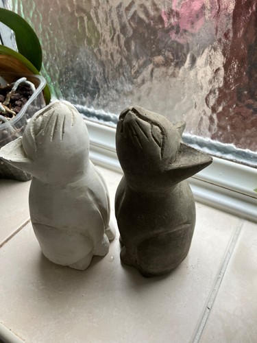 Moon gazing cat latex mould