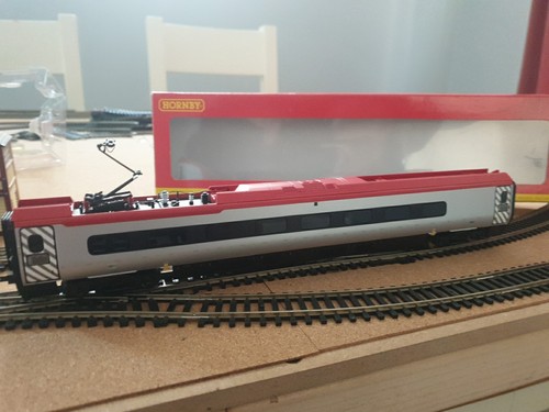 Hornby virgin pendolino - virgin,